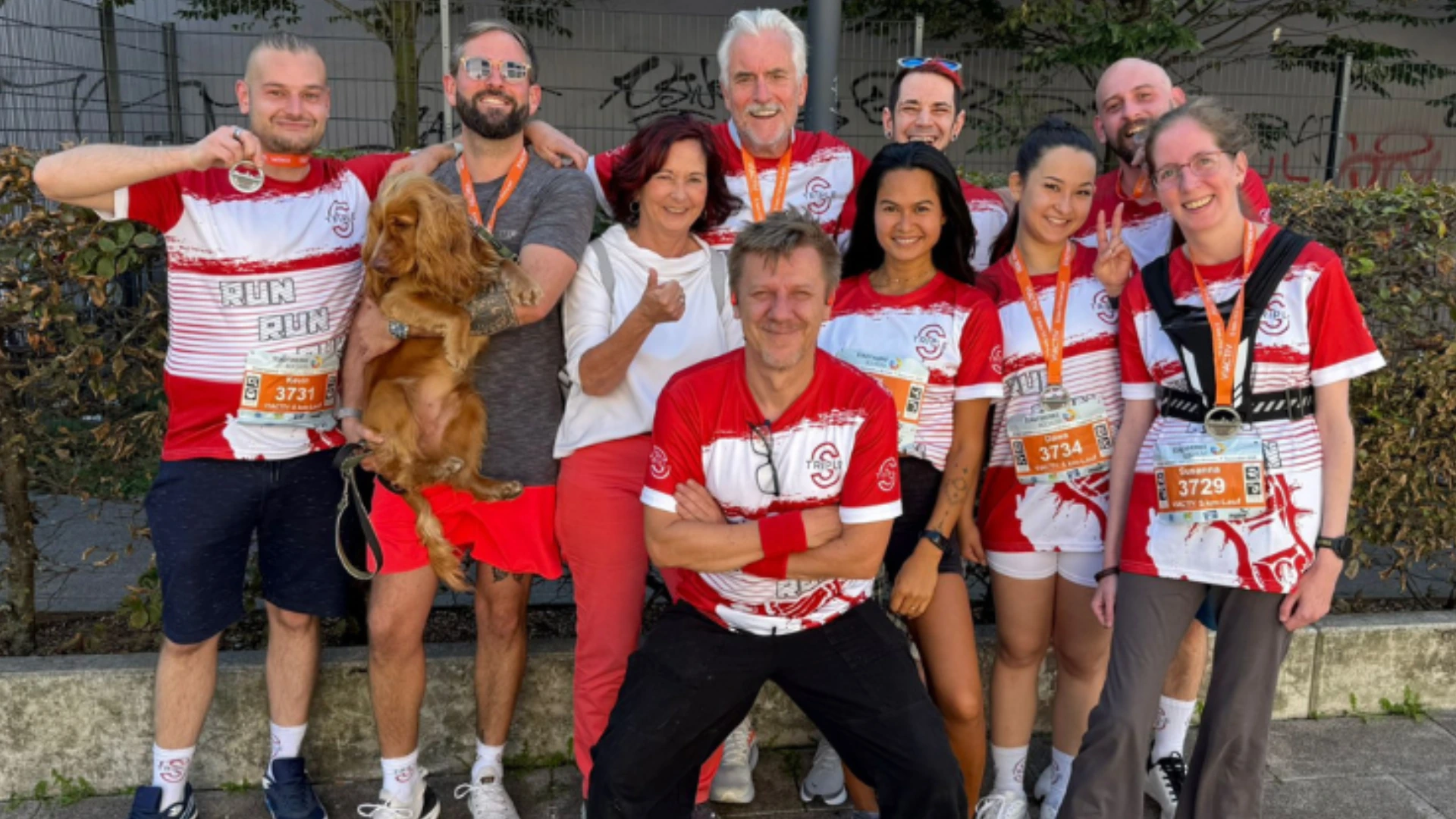 Triple S Laufgruppe – Gemeinsam aktiv beim Bochumer Lauf Unser Team in Bewegung -Triple S Laufgruppe beim Bochumer Lauf 2025 mit Teamgeist