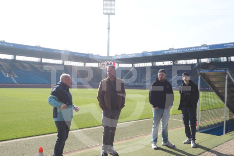 Azubis bei TRIPLE S erleben beim VfL Bochum spannende Einblicke in die Arbeitswelt. Jetzt mehr zur Ausbildung in Bochum erfahren. (1) Kopie Azubis bekommen Einblicke beim VfL