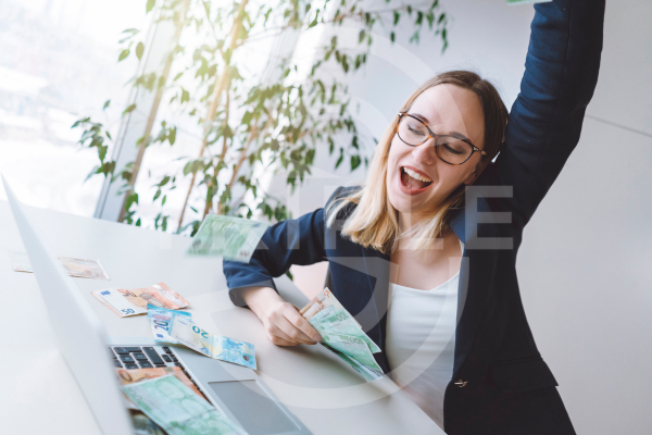 NEU: Beitrag: Ein Extra-Einkommen für die schönste Zeit des Jahres – so nutzen viele Menschen ihren Weihnachtsjob